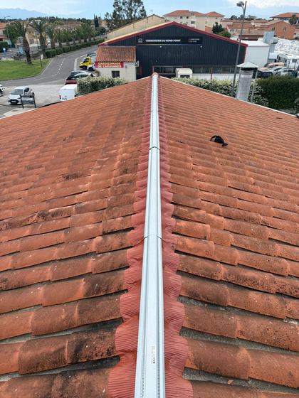 Closoir ventilé posé (réfection de faîtage)