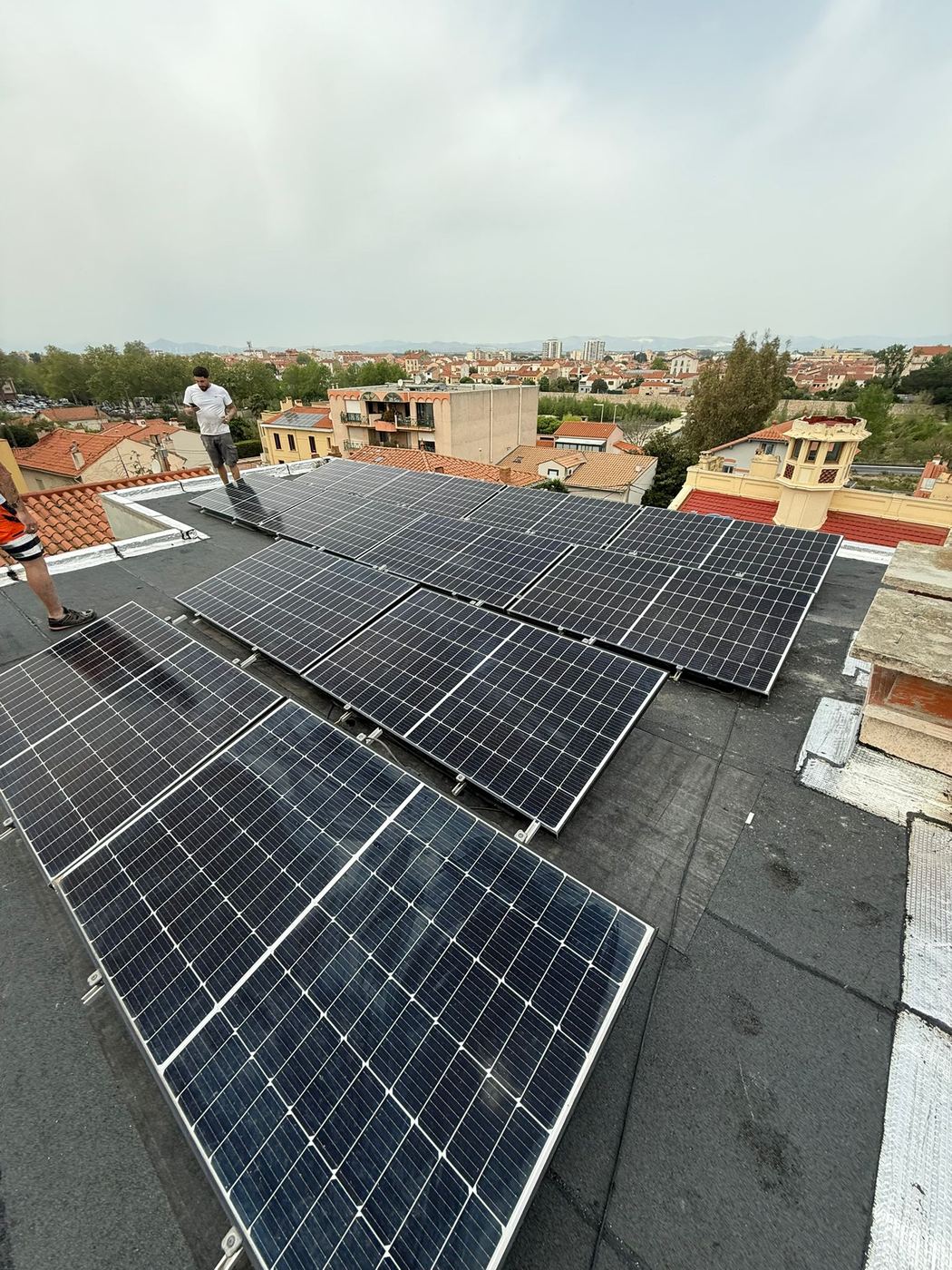 Toit-terrasse et panneaux solaires