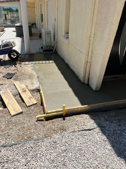 Coulage de la dalle (dalle béton en périphérie de maison)