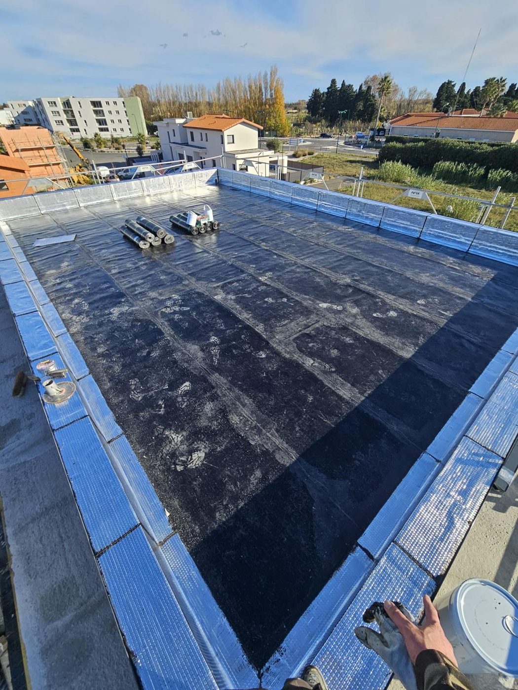 Bompas · Toiture-terrasse en cours d’étanchéité