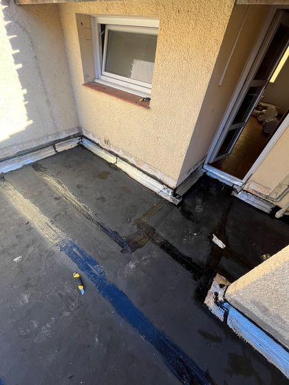 Relevés le long des murs (étanchéité d'une terrasse accessible)