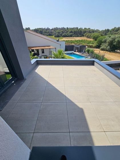 Couvertines autour d’une terrasse