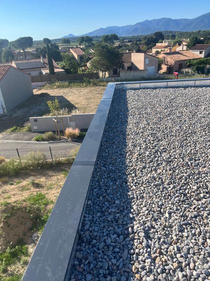 Couvertine sur toit gravillonné