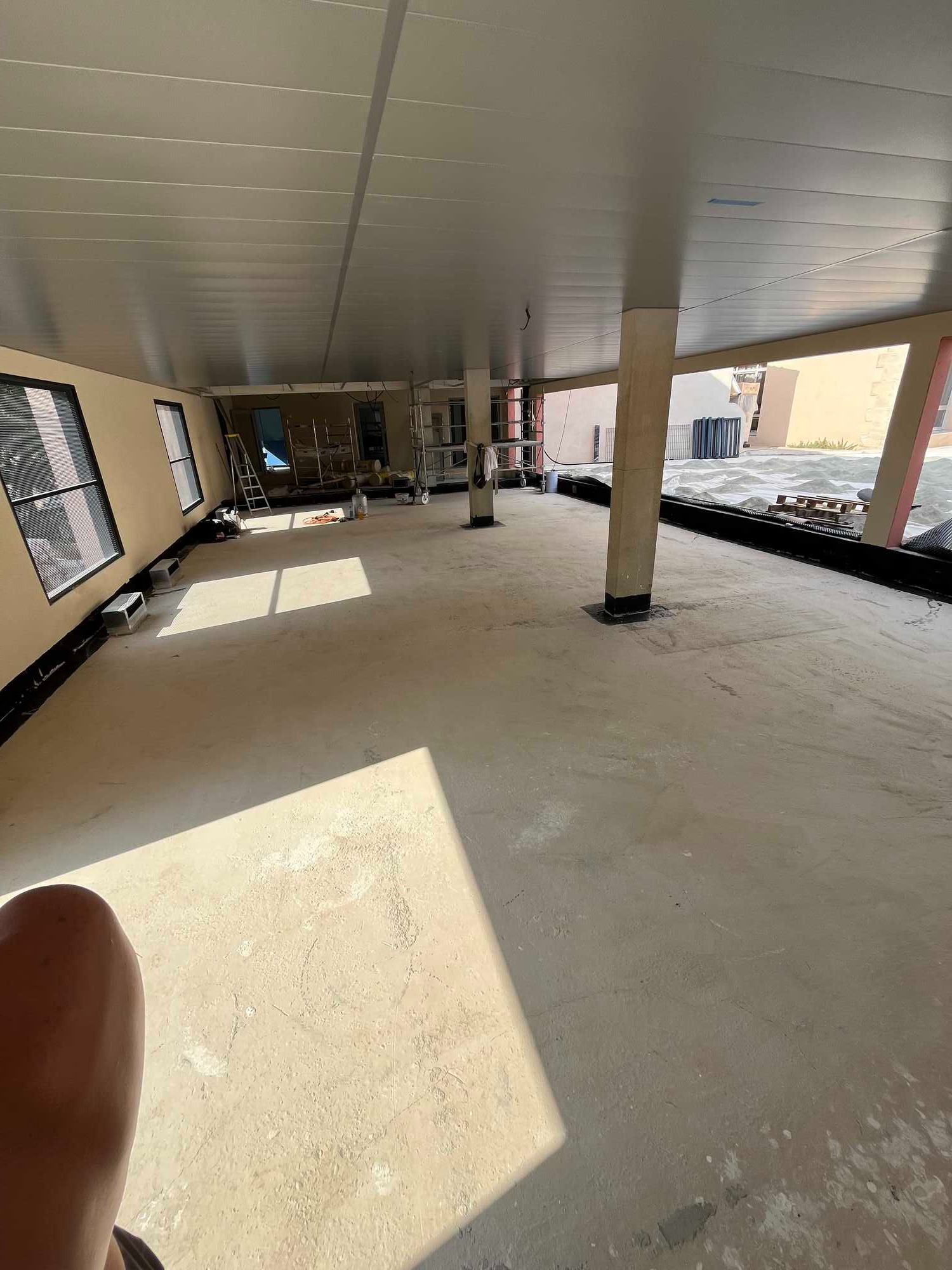 La terrasse couverte avant travaux (grande terrasse couverte)